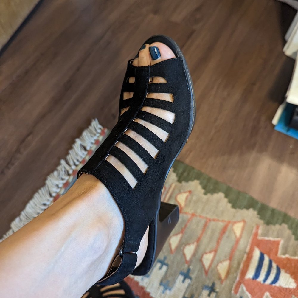 I HEART / LOVE Comfort Fun & Comfy Low Heels US 8